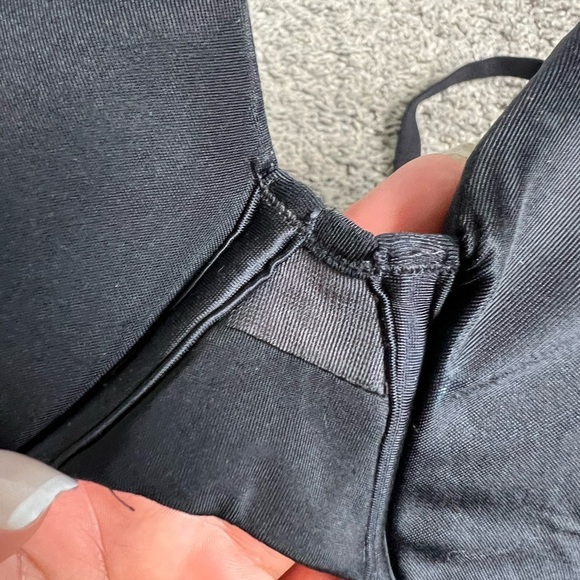 Elegant Black Underwire Bra - Picture 2 of 5